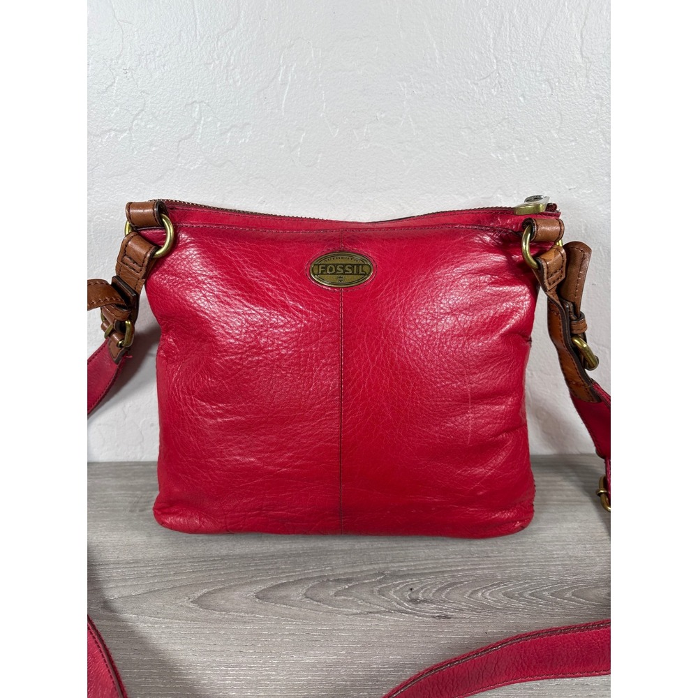 Fossil Explorer Red Pebbled Leather Crossbody Bag Trim Organizer Multi-Pocket